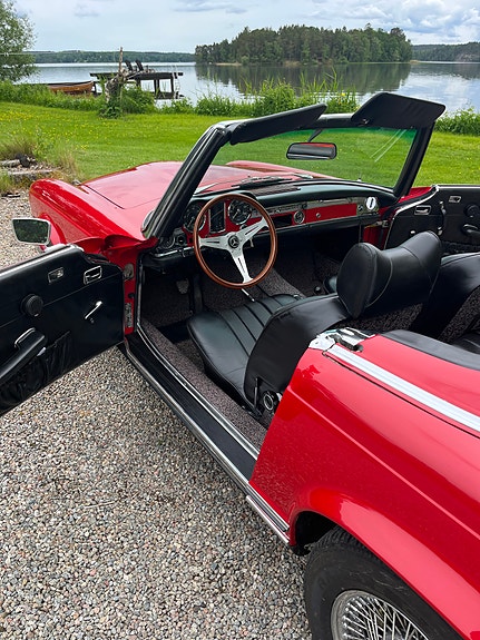 Mercedes-Benz 280 SL 5 of 5