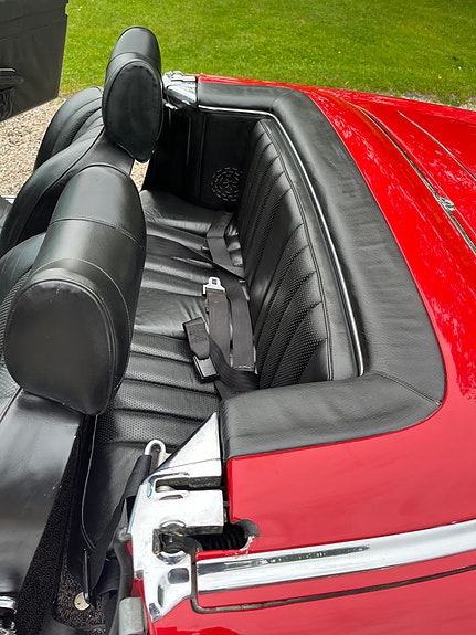 Mercedes-Benz 280 SL 4 of 5