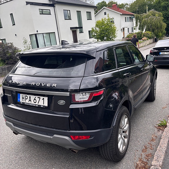 Land Rover Range Rover Evoque 2 of 3