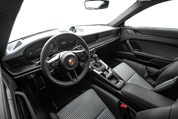 Porsche 992 10 of 30