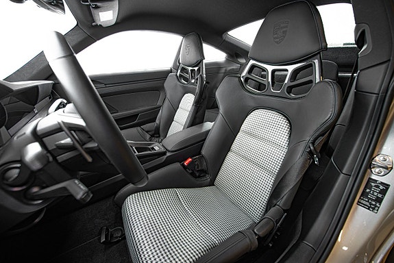 Porsche 992 13 of 30