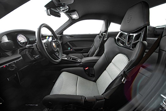 Porsche 992 11 of 30