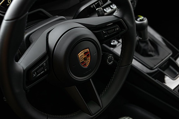 Porsche 992 18 of 30