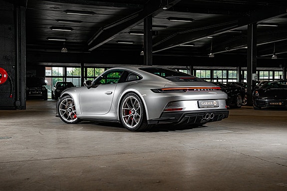 Porsche 992 4 of 5
