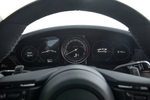 Porsche 992 17 of 30