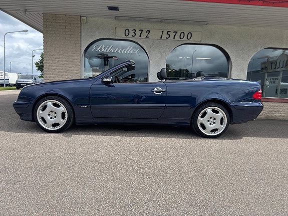 Mercedes-Benz CLK320 2 of 5