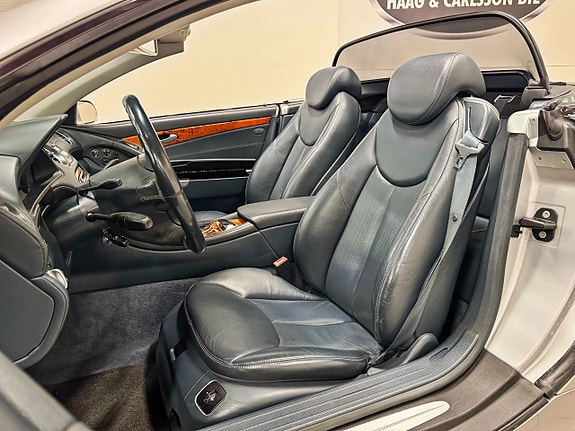 Mercedes-Benz SL500 4 of 5