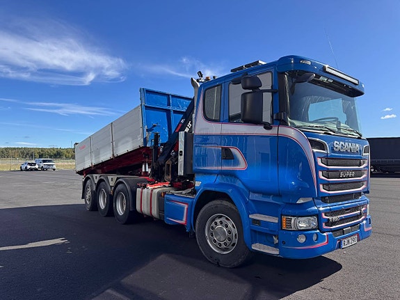 Scania R520 8x4*4, tipp- och kranbil 3 of 12
