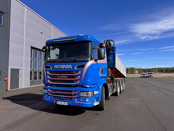 Scania R520 8x4*4, tipp- och kranbil 2 of 12