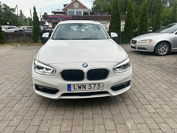 BMW 116d 3 of 5