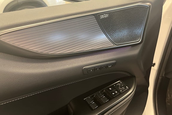 Lexus NX350h 17 of 25