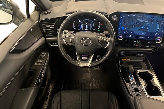 Lexus NX350h 7 of 25