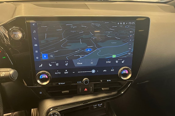 Lexus NX350h 11 of 25