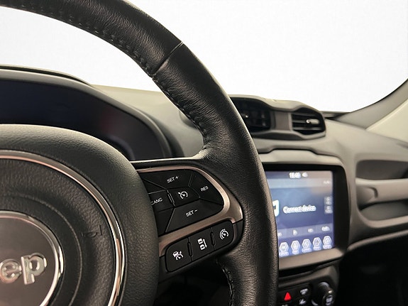 Jeep Renegade 19 of 30