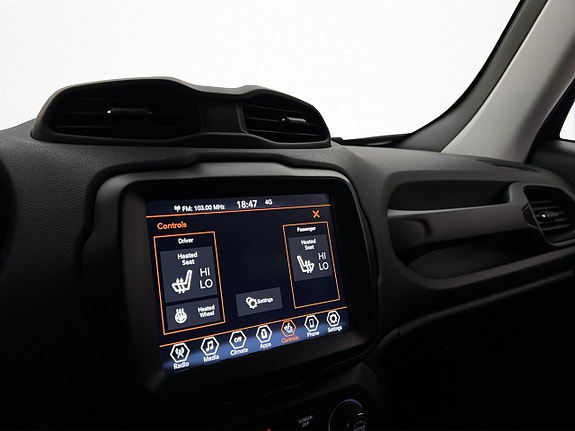 Jeep Renegade 21 of 30