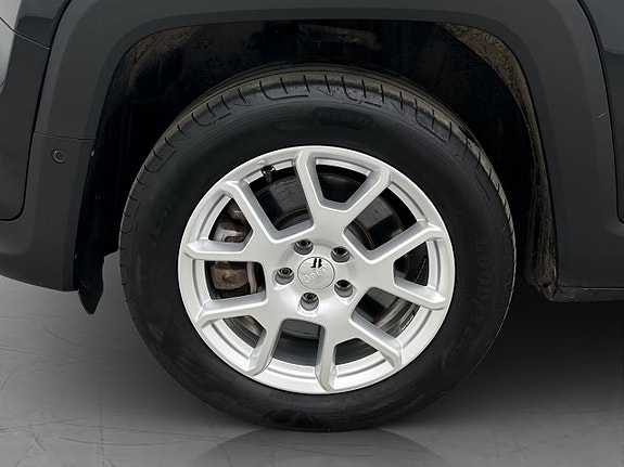 Jeep Renegade 29 of 30