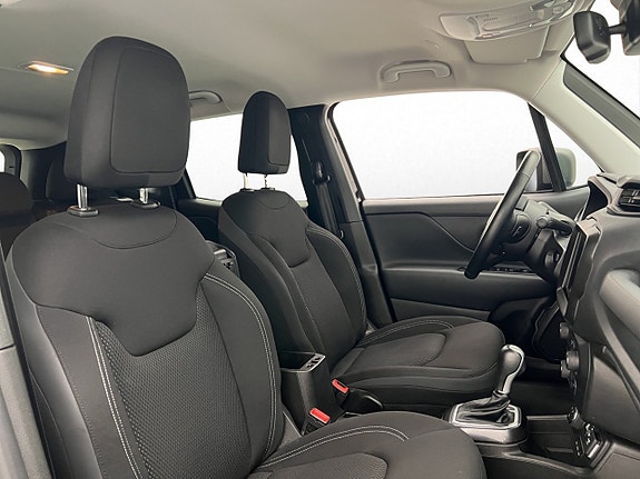 Jeep Renegade 25 of 30