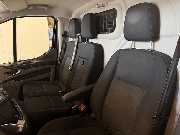 Ford Transit Custom 10 of 13