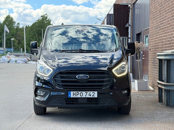 Ford Transit Custom 7 of 13
