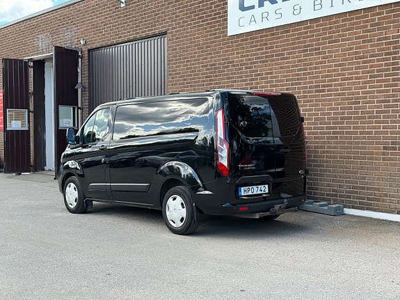 Ford Transit Custom 3 of 5