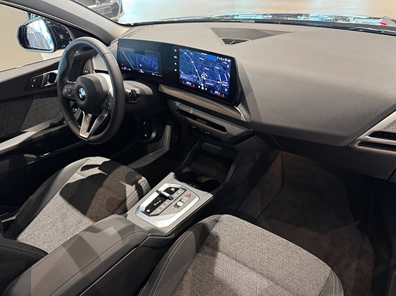 BMW 120 13 of 16
