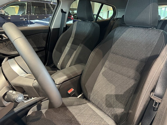 BMW 120 8 of 16