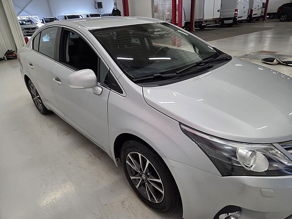 Toyota Avensis 3 of 5