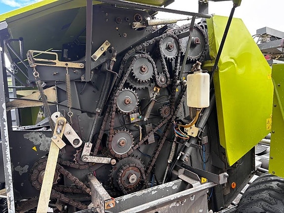 CLAAS Rollant 375 RC Uniwrap 4 of 6