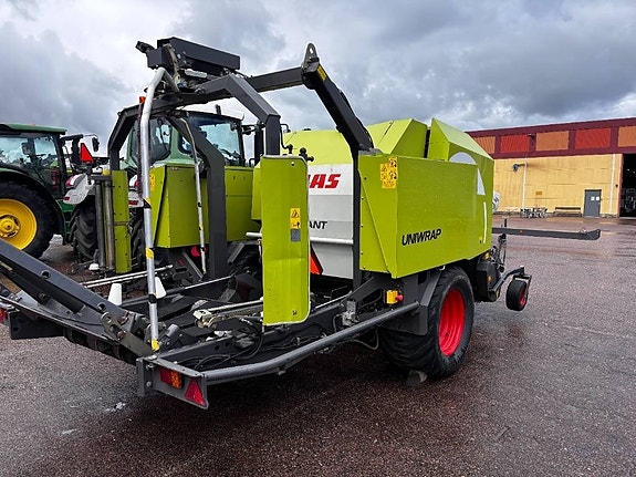 CLAAS Rollant 375 RC Uniwrap 3 of 6