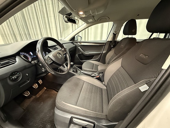 Skoda Octavia Scout 7 of 15