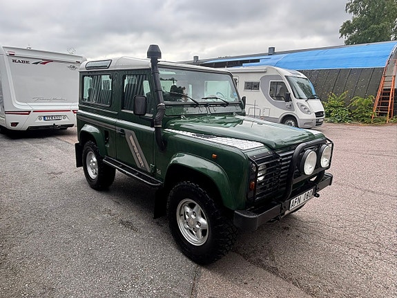 Land Rover Defender 90 5 of 8