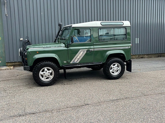 Land Rover Defender 90