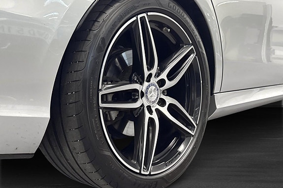 Mercedes-Benz E220 7 of 19