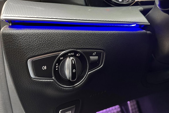 Mercedes-Benz E220 13 of 19