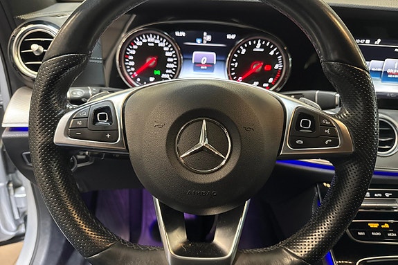 Mercedes-Benz E220 10 of 19
