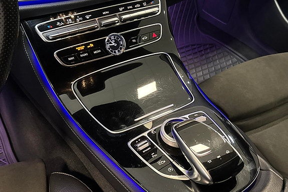 Mercedes-Benz E220 12 of 19