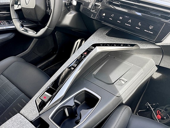 Peugeot 3008 13 of 18
