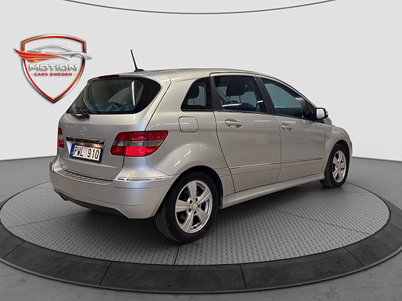 Mercedes-Benz B180 5 of 5