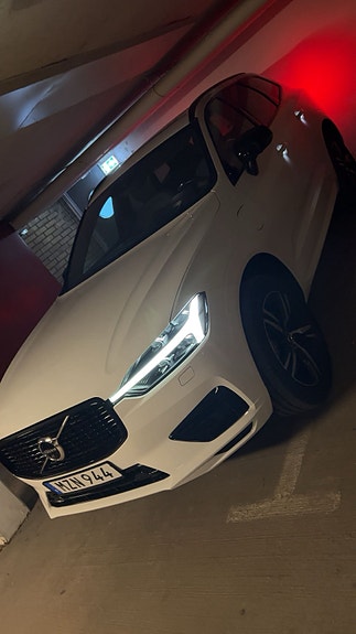 Volvo XC60 5 of 11