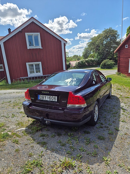 Volvo S60 3 of 4
