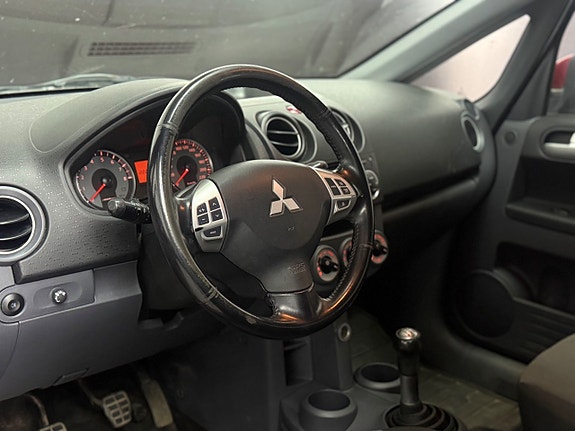 Mitsubishi Colt 5 of 13
