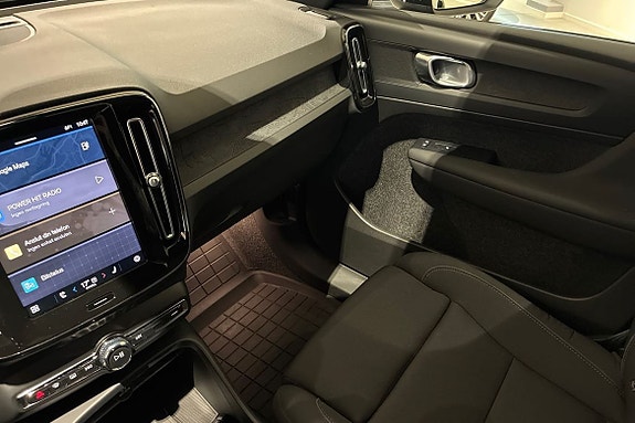 Volvo XC40 16 of 23