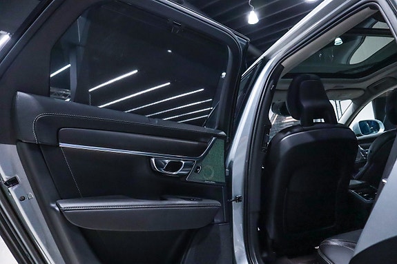 Volvo V90 Cross Country 14 of 18