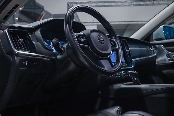 Volvo V90 Cross Country 12 of 18