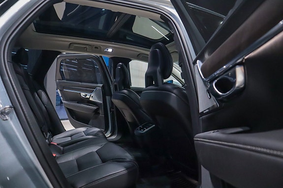 Volvo V90 Cross Country 13 of 18