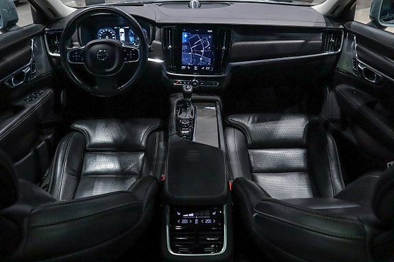 Volvo V90 Cross Country 10 of 18