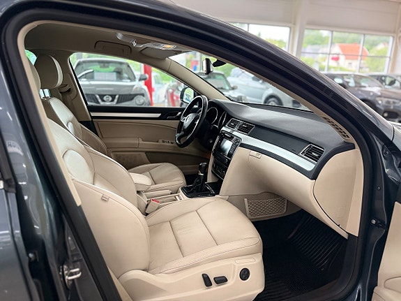 Skoda Superb 9 of 12