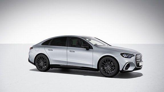 Mercedes-Benz C400 2 of 5