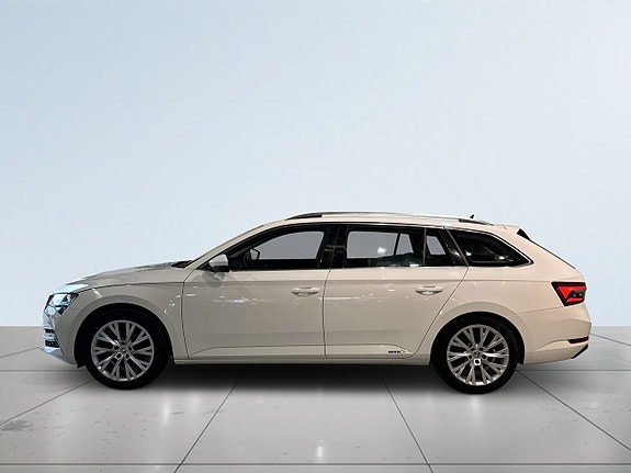 Skoda Superb 4 of 5