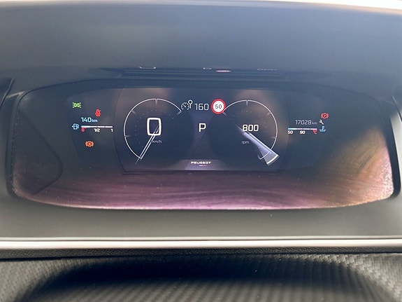 Peugeot 2008 8 of 17